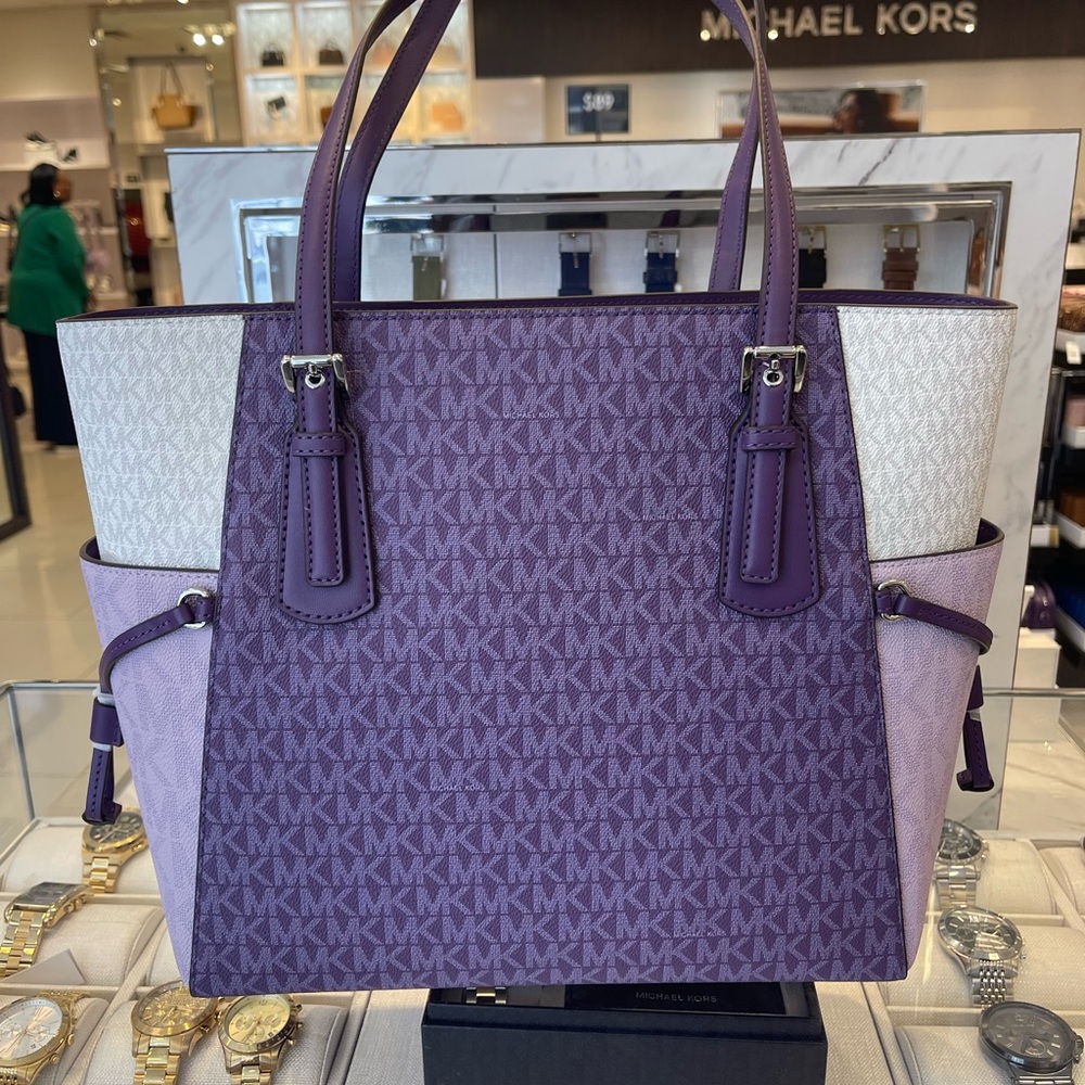 MICHAEL KORS Voyager Large Color-Block Signature Logo Shoulder Tote 
Dark Purple - Picture 14 of 16